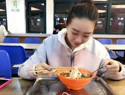 娱乐吃瓜酱碗为什么不碎,揭秘“娱乐吃瓜酱碗不碎”背后的神奇现象