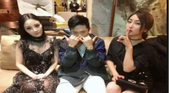 娱乐圈吃瓜群众图片,揭秘明星幕后生活瞬间